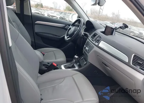 2016 Audi Q3 2.0T Premium Plus z USA, uszkodzony, nr VIN WA1EFCFS2GR013881